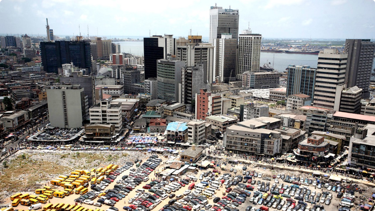 U.S. stands ready to help Nigeria diversify its economy beyond oil, an assistant regional secretary said at the U.S. Institute of Peace. Photo by sakhorn/Shutterstock 