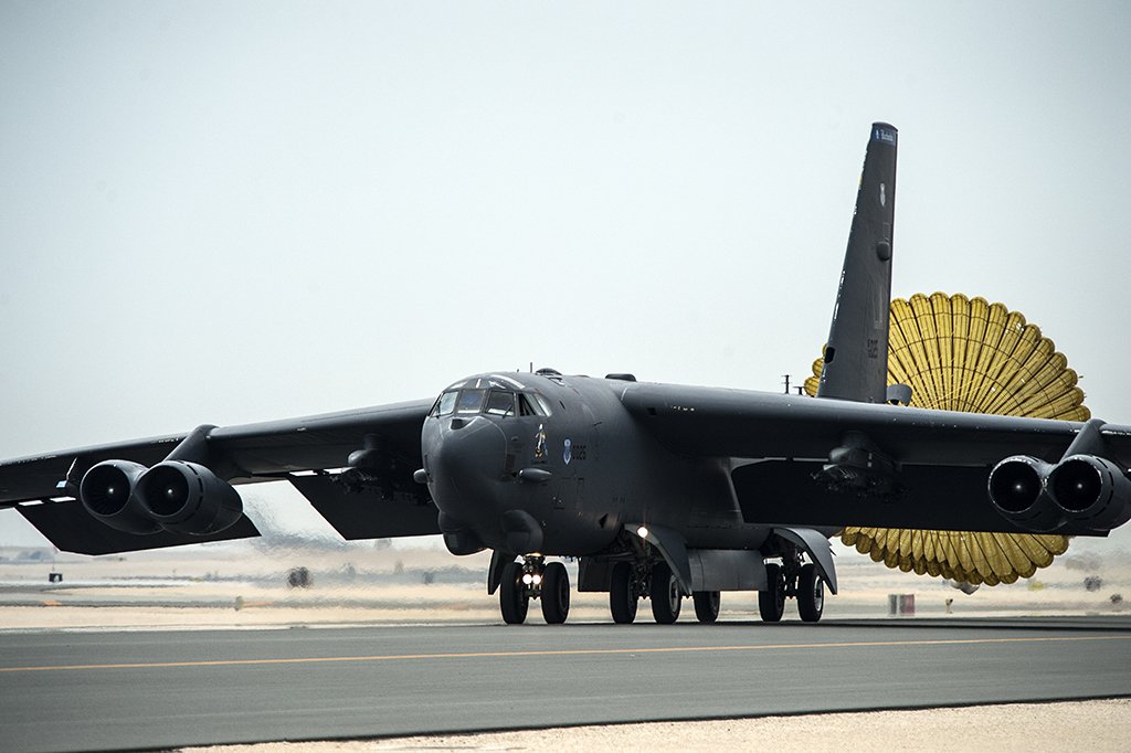 b-52-isis
