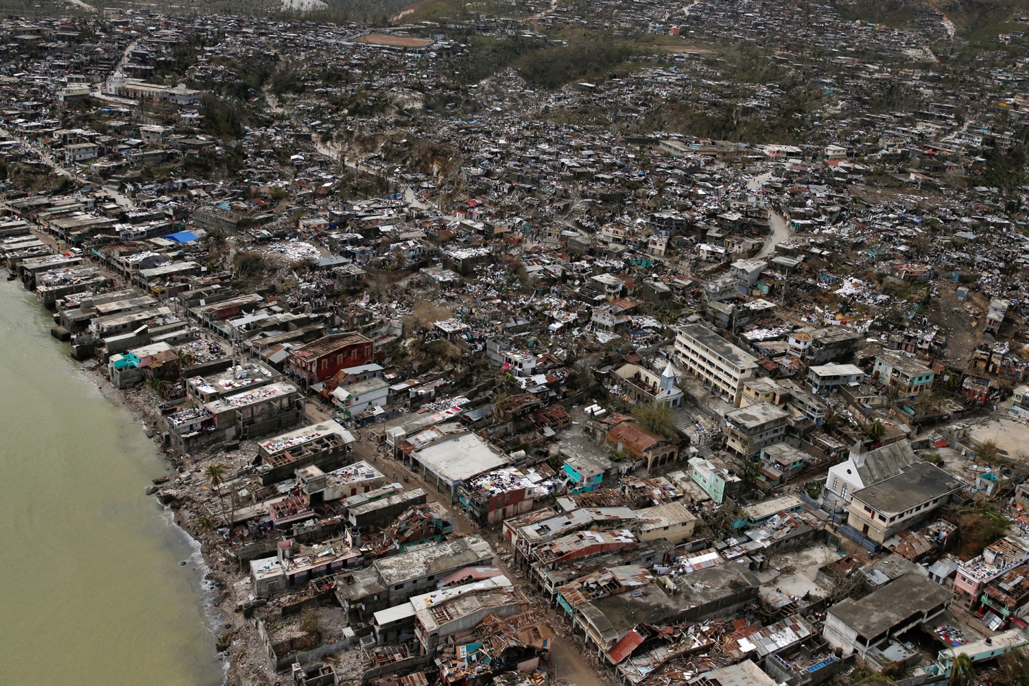 Destroyed houses are seen after Hurricane Matthew hit Jeremie, Haiti, October 6, 2016. REUTERS/Carlos Garcia Rawlins     TPX IMAGES OF THE DAY      - RTSR4LP
