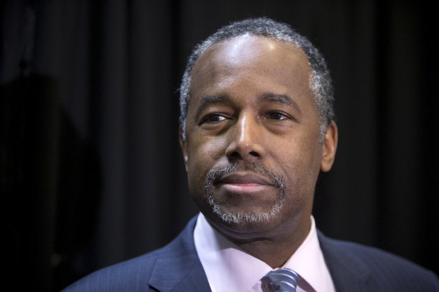 Republican presidential candidate Ben Carson listens to a question from a reporter during a campaign stop in Las Vegas, Nevada, February 23, 2016. REUTERS/Las Vegas Sun/Steve Marcus